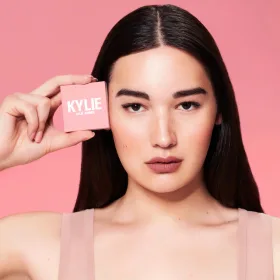 Blush: come lo applica Kylie Jenner?