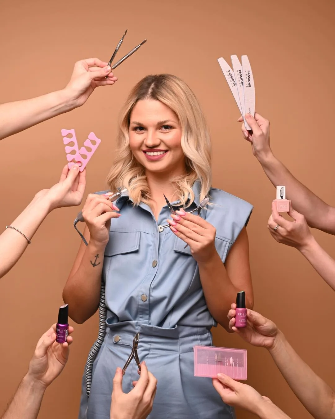 Corsi unghie online: impara le tecniche di manicure e ricostruzione - Le Shopping News Il Magazine per gli Appassionati di Moda e Tendenze
