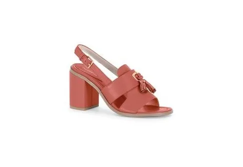 Coccinelle primavera estate 2024: la nuova collezione borse e scarpe - Le Shopping News Il Magazine per gli Appassionati di Moda e Tendenze