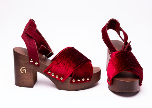 Natale 2023: 6 scarpe eleganti da trovare sotto l'albero - Le Shopping News Il Magazine per gli Appassionati di Moda e Tendenze