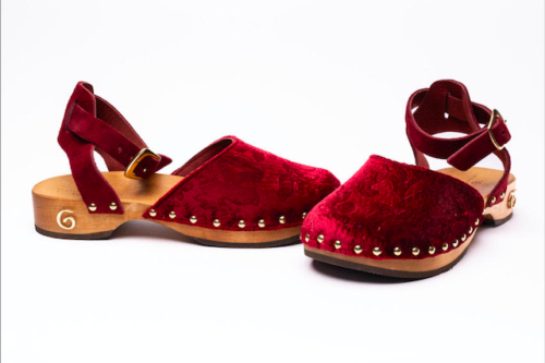Natale 2023: 6 scarpe eleganti da trovare sotto l'albero - Le Shopping News Il Magazine per gli Appassionati di Moda e Tendenze
