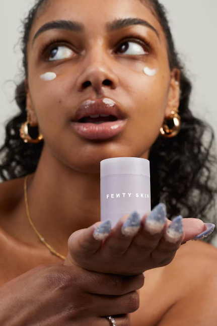 Scopri le novità FENTY SKIN: jackpot con Cherry Dub Blah 2 Bright e Lux Balm!