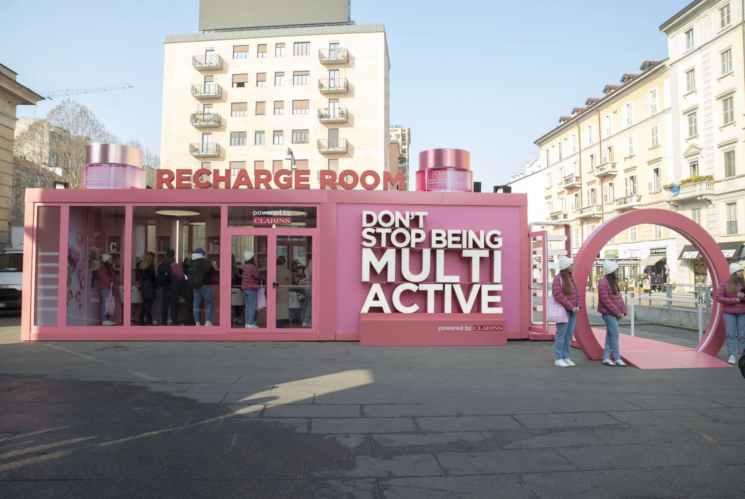 DSC_1303-scaled Clarins inaugura la Recharge Room, il pop-up store dedicato alla bellezza