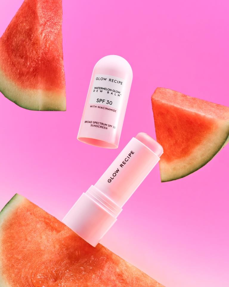 Glow Recipe, il nuovo stick siero Watermelon Glow Dew Balm SPF 30 - Le Shopping News Il Magazine per gli Appassionati di Moda e Tendenze