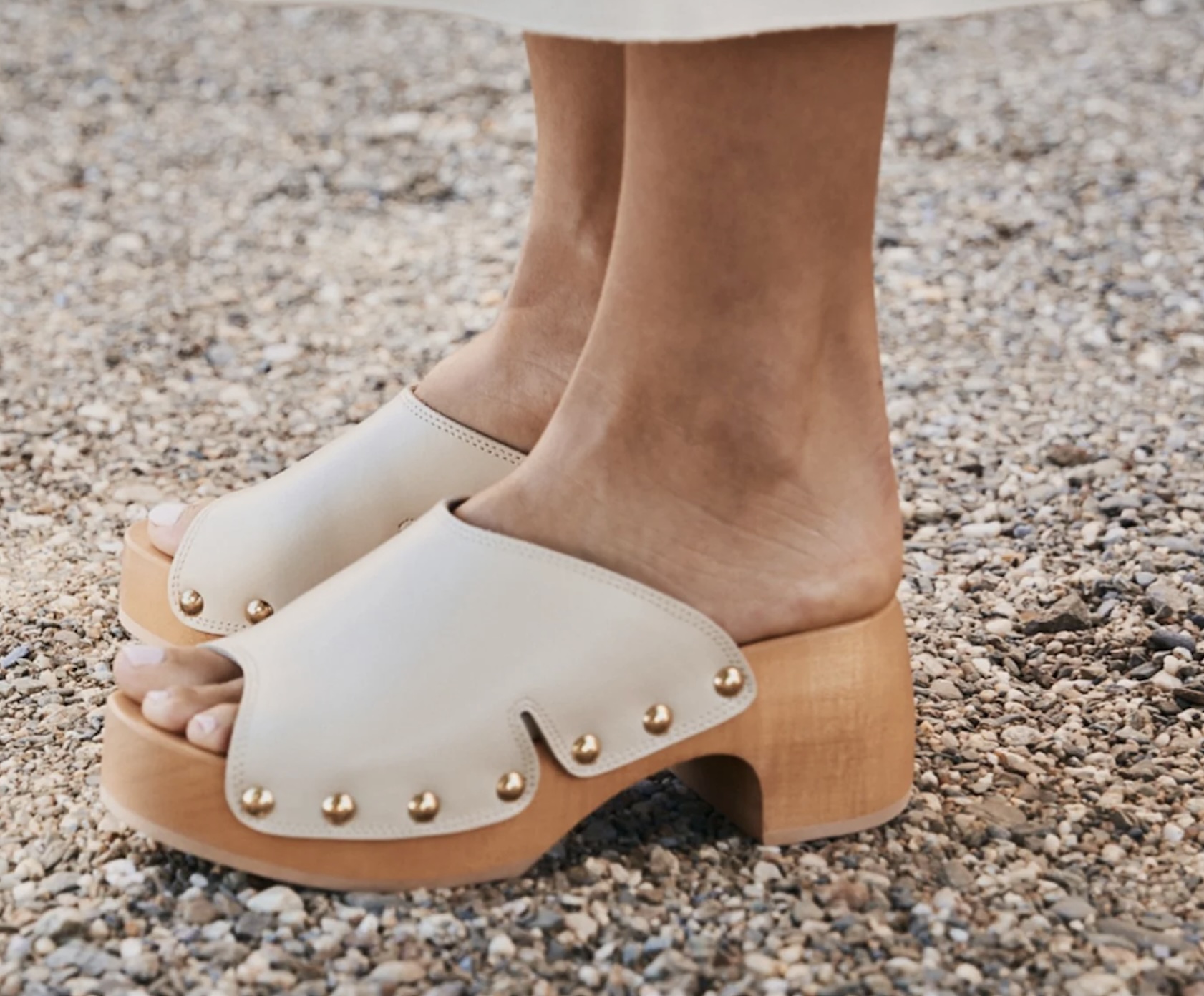 Moda donna: le ciabatte in gomma alla conquista dell'estate - Le Shopping News Il Magazine per gli Appassionati di Moda e Tendenze