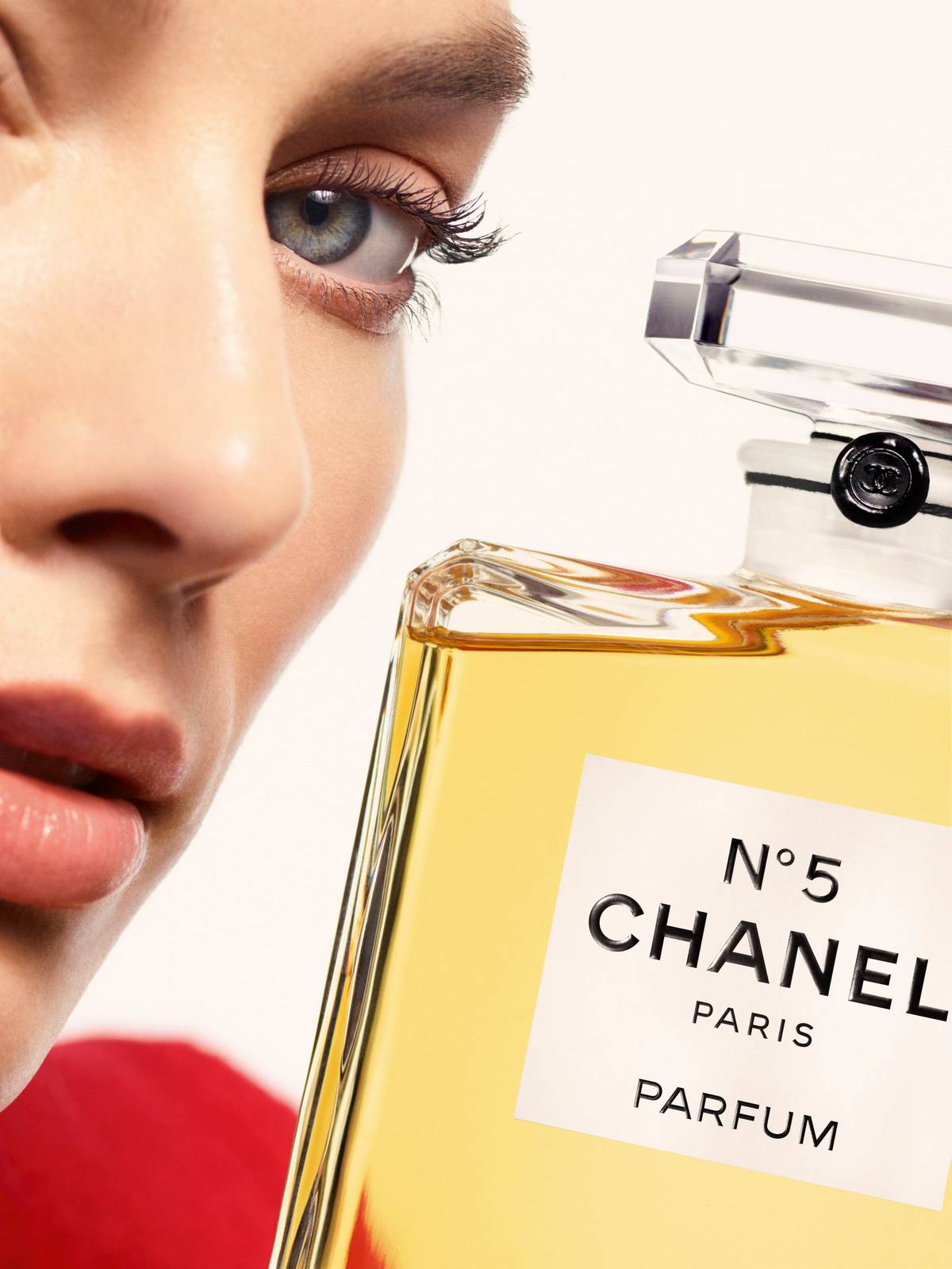Chanel e Margot Robbie: nuova campagna See You at 5 diretta da Luca Guadagnino - Le Shopping News Il Magazine per gli Appassionati di Moda e Tendenze