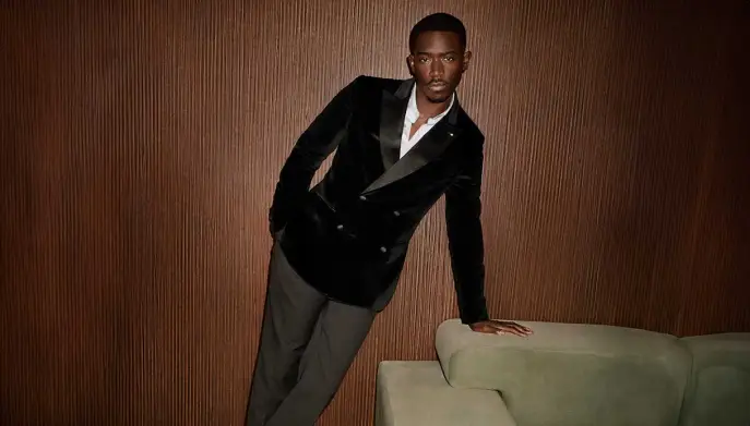 Tommy-Hilfiger_Holiday24_Damson-Idris-3.jpg Tommy Hilfiger Holiday 2024: moda elegante per le feste