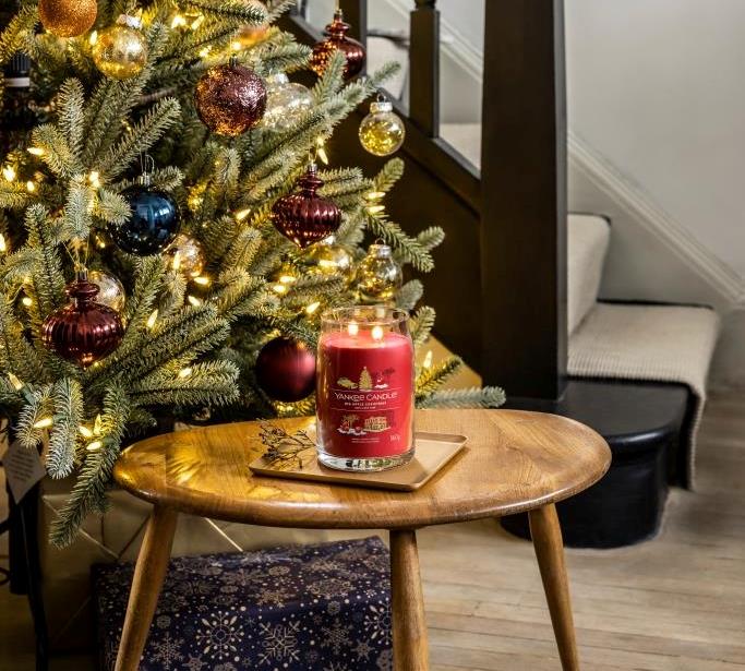 Candele, diffusori e profumatori per Natale 2024 - Le Shopping News Il Magazine per gli Appassionati di Moda e Tendenze