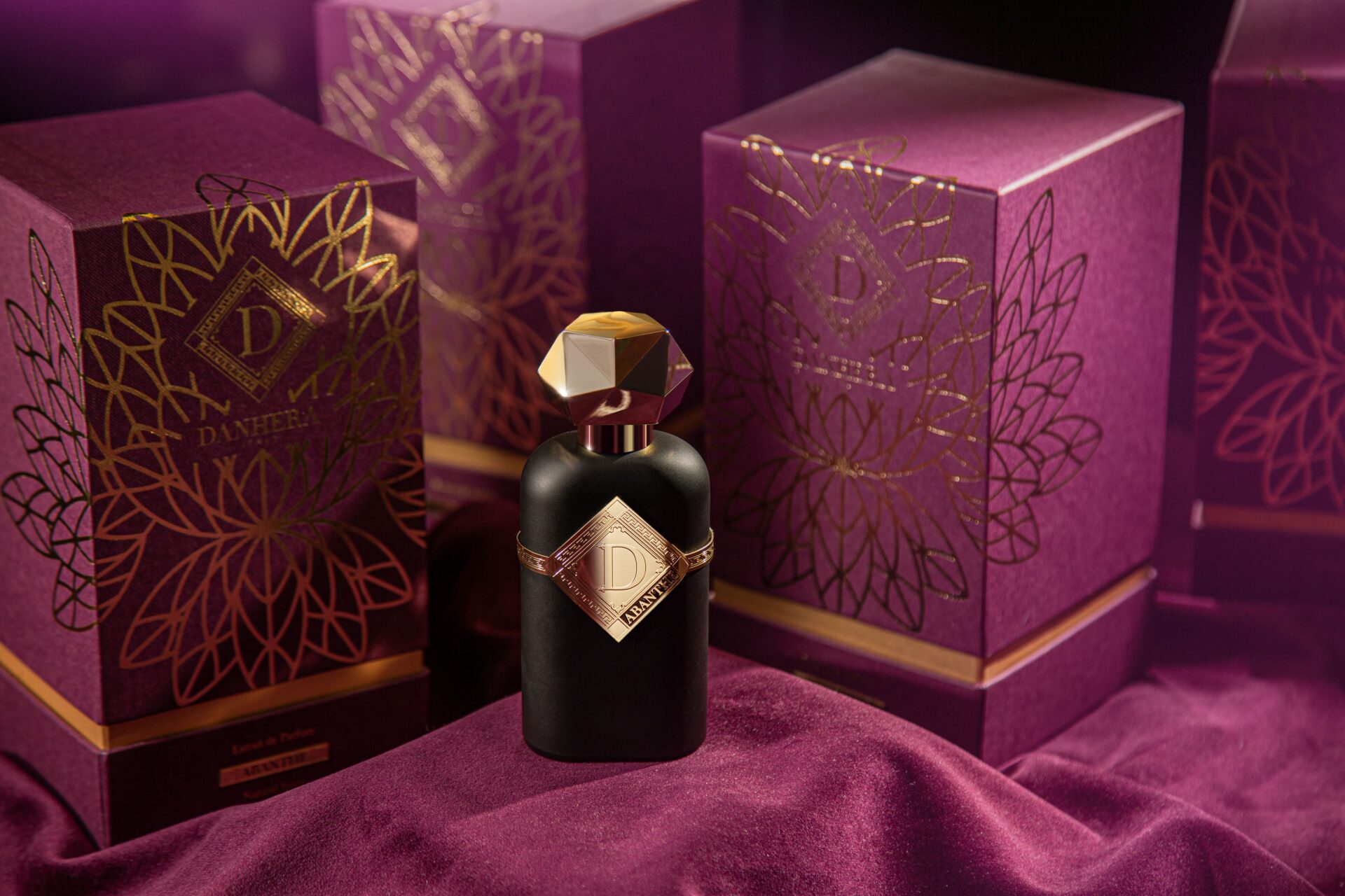 DANHERA_Mythia_Abanthe-1 DANHERA presenta Legendary Fragrances: un viaggio tra arte, miti e profumi