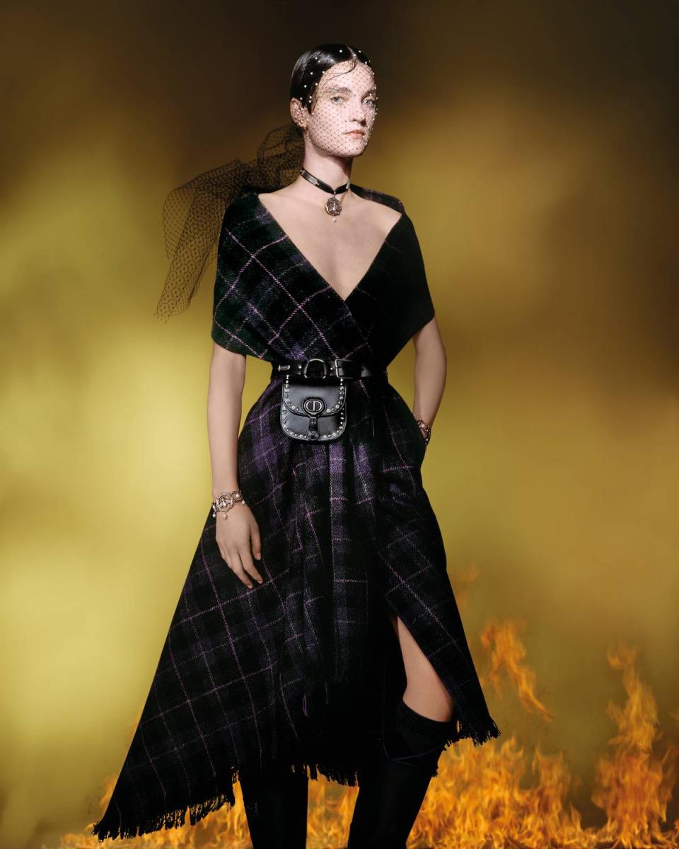 Campagna Dior Cruise 2025: omaggio alla Scozia tra gotico e punk - Le Shopping News Il Magazine per gli Appassionati di Moda e Tendenze