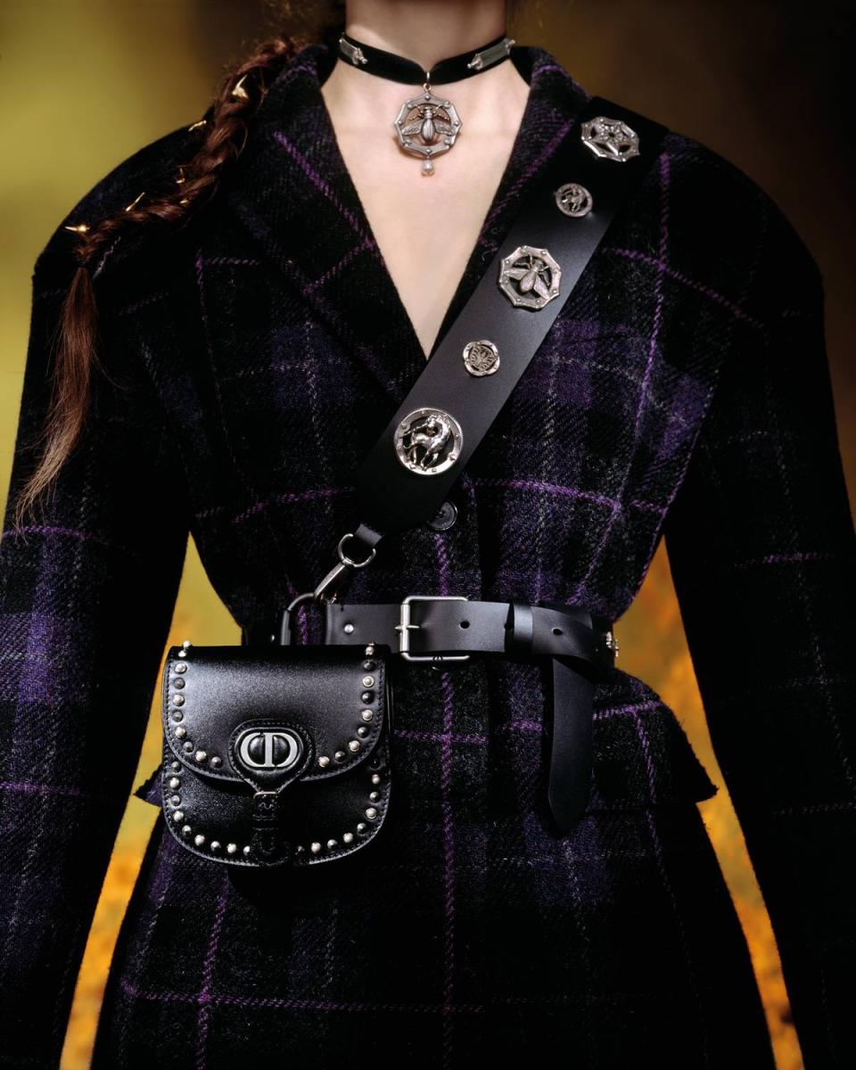 Campagna Dior Cruise 2025: omaggio alla Scozia tra gotico e punk - Le Shopping News Il Magazine per gli Appassionati di Moda e Tendenze