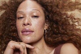 Clarins presenta Skin Illusion Tinted Moisturizer