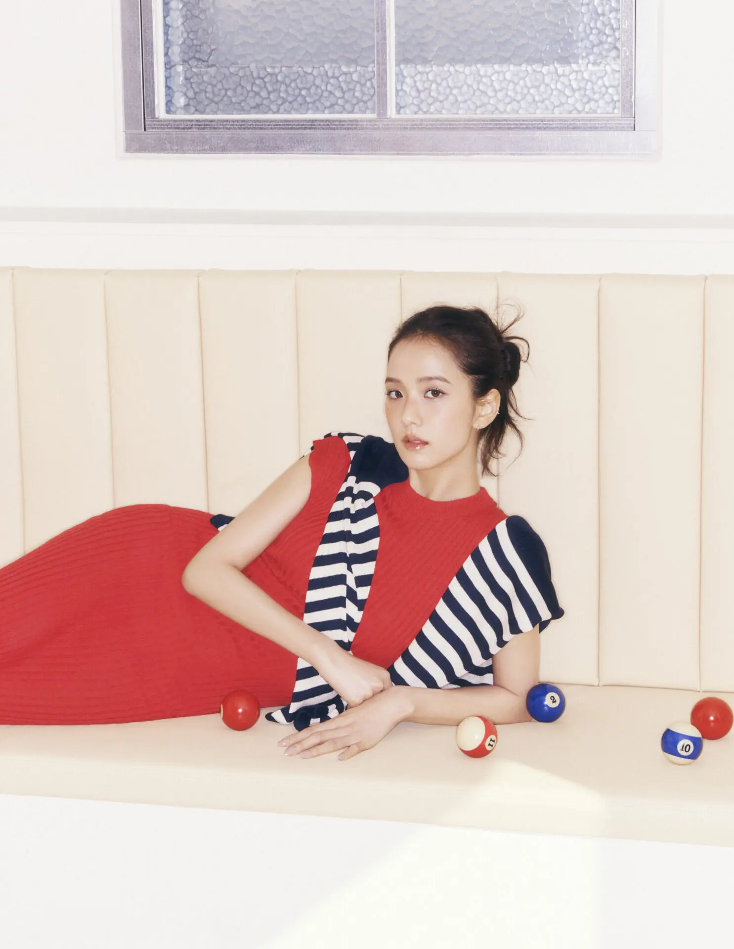 Tommy Hilfiger e Jisoo: la nuova eleganza preppy
