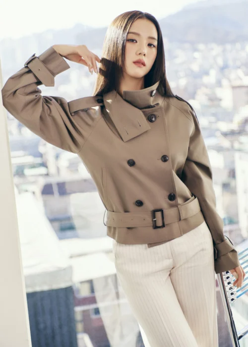 jisoo-per-tommy-hifilger-17-scaled-1-500x700 Tommy Hilfiger e Jisoo: la nuova eleganza preppy per la Primavera 2025