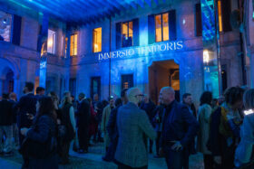 Scopri l’opera immersiva di Cranchi Yachts al Fuorisalone: design, arte e nautica si fondono in un’esperienza unica. Solo fino al 13 aprile!