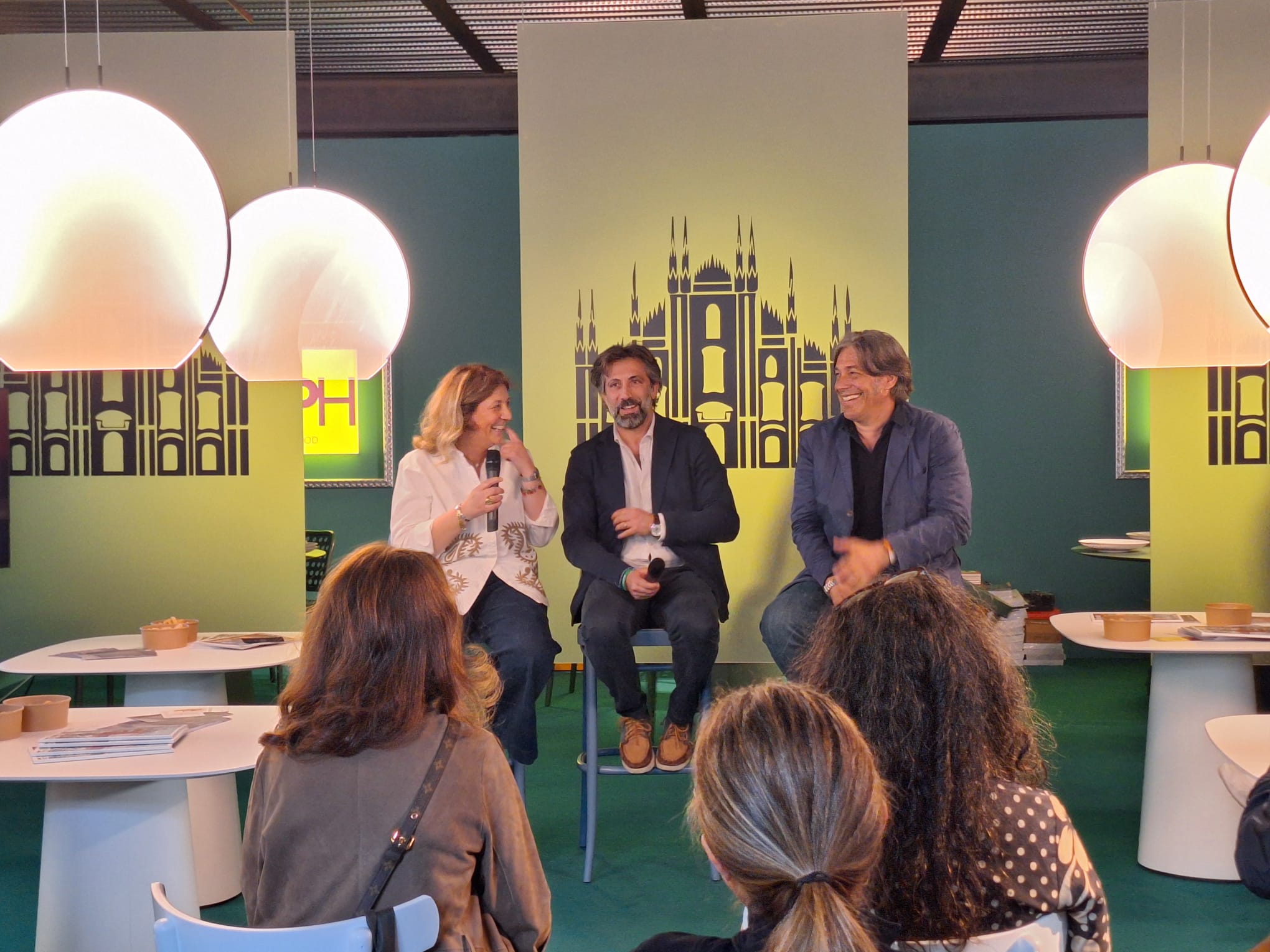Ostuni Design Week-end 2025 anima la Città Bianca con installazioni, mostre e talk tra arte, architettura e relazioni urbane.