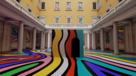 Scopri HYPER PORTAL di glo al Fuorisalone 2025: arte, moda e tecnologia si fondono in un'esperienza immersiva da vivere ora