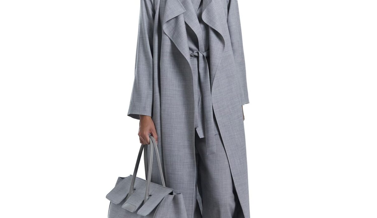 Scopri la collezione donna Colombo 2026: cashmere innovativo, stile raffinato e sostenibilità per un’eleganza estiva senza tempo.