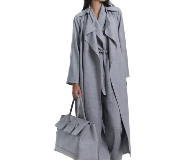 Scopri la collezione donna Colombo 2026: cashmere innovativo, stile raffinato e sostenibilità per un’eleganza estiva senza tempo.