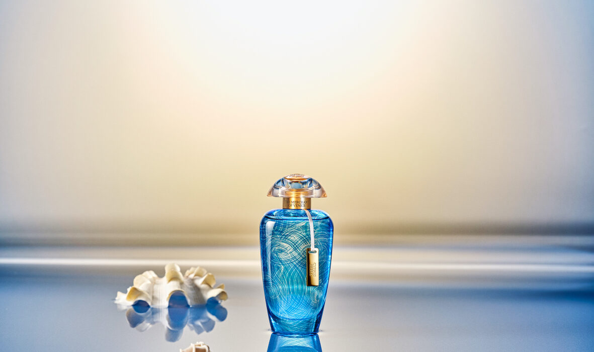 Scopri Cyprus Shell di The Merchant of Venice: un profumo femminile che unisce mito, eleganza e spezie orientali. Ora disponibile online.
