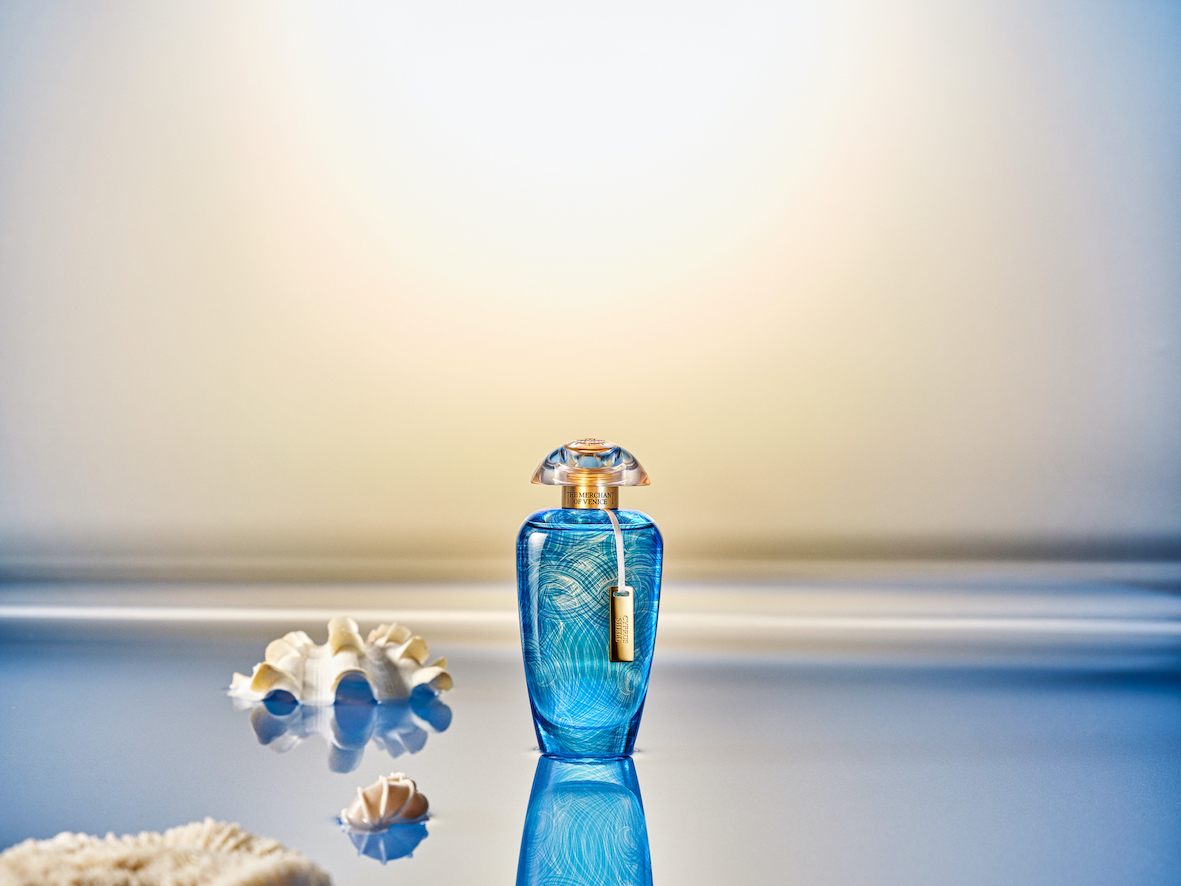 Scopri Cyprus Shell di The Merchant of Venice: un profumo femminile che unisce mito, eleganza e spezie orientali. Ora disponibile online.