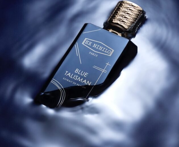 Blue Talisman Extrait di EX NIHILO: un profumo intenso e raffinato, magnetico come un talismano. Disponibile da Campomarzio 70.