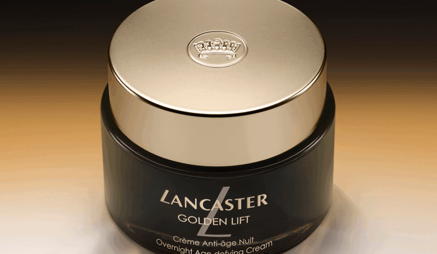 Crema notte anti-age con retinolo avanzato che rassoda, illumina e rigenera la pelle durante il sonno. Azione visibile fin dalle prime notti.
