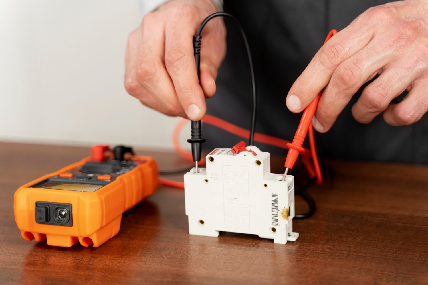 2149176682 Guasto improvviso al sistema elettrico: come agire e reagire