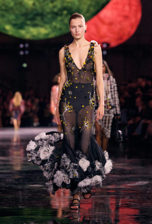 LeShoppingNews-Chanel-SpringSummer-2026-1-500x739 Chanel Spring/Summer 2026: il debutto stellare di Blazy