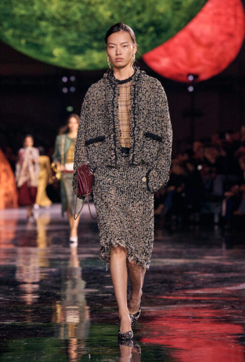 LeShoppingNews-Chanel-SpringSummer-2026-500x739 Chanel Spring/Summer 2026: il debutto stellare di Blazy