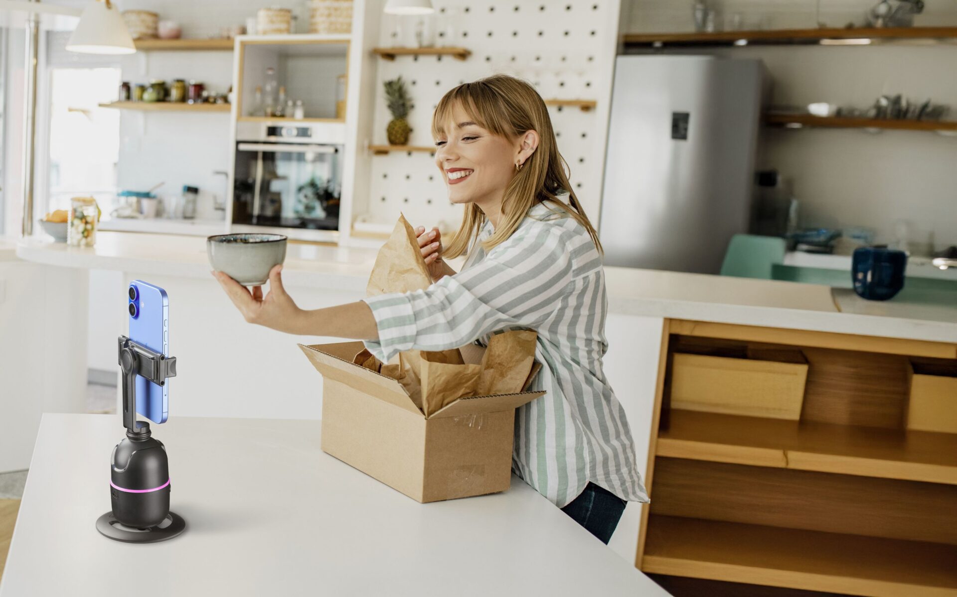 Scopri gli accessori tech Cellularline e Music Sound, idee regalo smart, trendy e utili per un Natale innovativo. Non farti trovare impreparato!