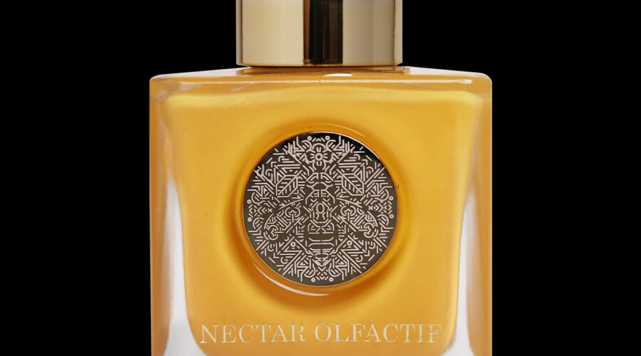 Scopri Ambre Cristal di Nectar Olfactif: un profumo all’ambra caldo, elegante e intenso. Disponibile da settembre 2025, non perderlo!