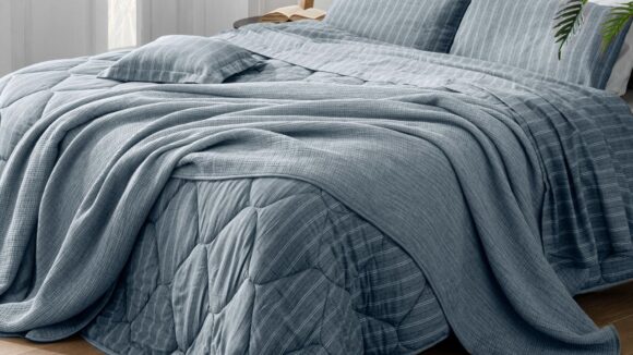 Progetto-senza-titolo-2025-11-10T223105.205-580x326 Piumini e biancheria: il calore perfetto per Natale e tutto l’anno