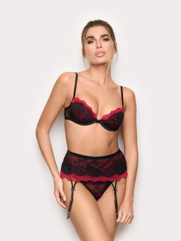 yamamay-580x773 Rosso e Nero: ed è subito Festa!