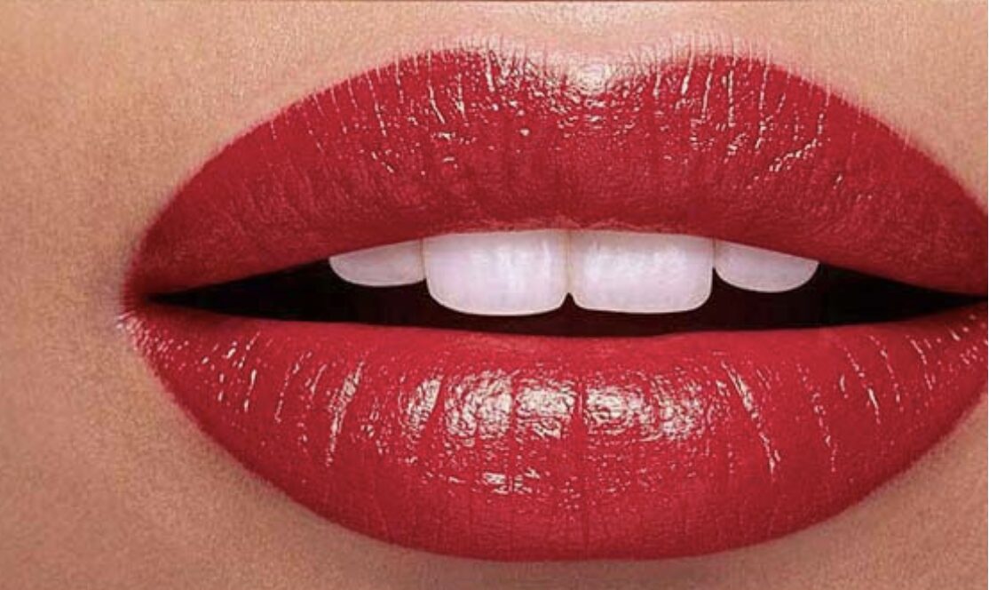 LeShoppingNews-Clarins_Matte-To-The-Max- Clarins: sfida tra rossetto Velvet o Stain?