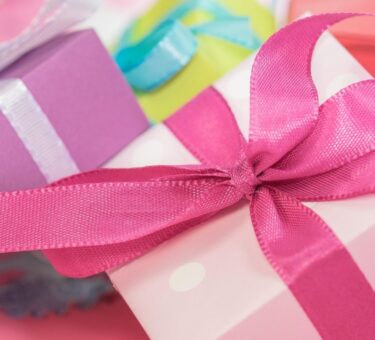 Scopri le migliori idee regalo Natale 2025: beauty, tech ed esperienze uniche per sorprendere chi ami. Non perdere le novità!