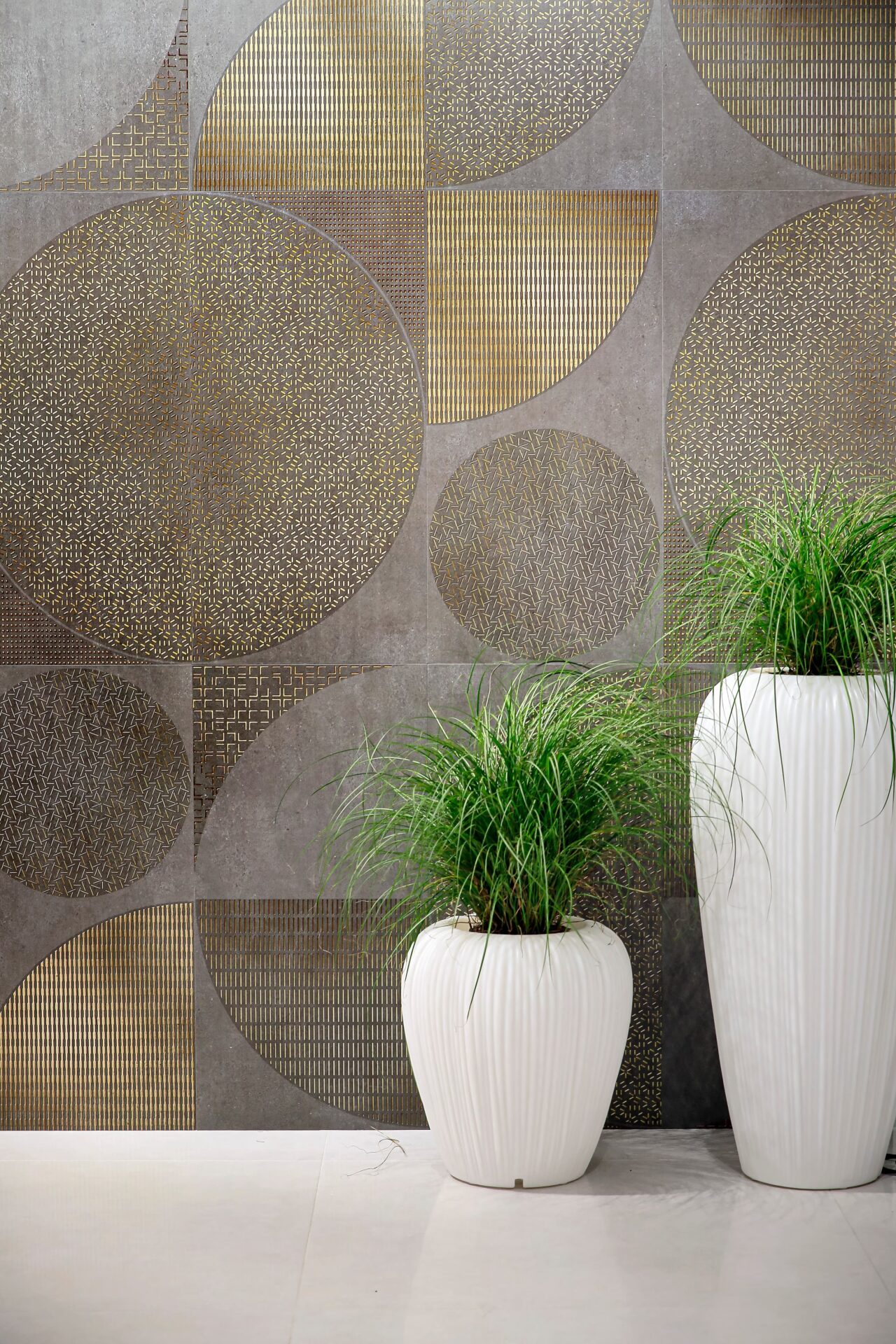 casalgrande- Rivestimenti in gres porcellanato color oro Casalgrande Padana per una casa glamour