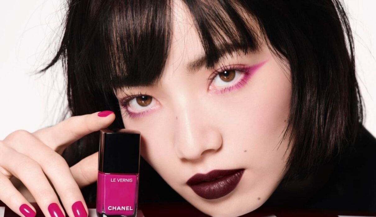 Rouge Noir di CHANEL, il colore cult tra eleganza e mistero, torna protagonista con una collezione make-up sofisticata e senza tempo. LeShoppingNews