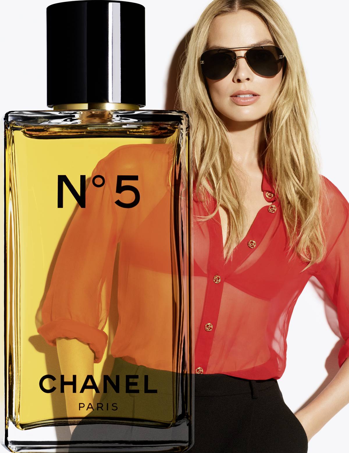 Chanel-N5-Eau-de-Toilette-New-Edition-campagna Chanel N°5 Eau de Toilette New Edition: il mito ridotto all’essenziale