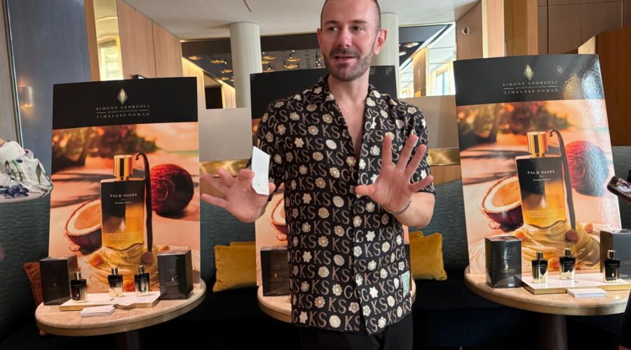 Simone Andreoli firma Palm Oases