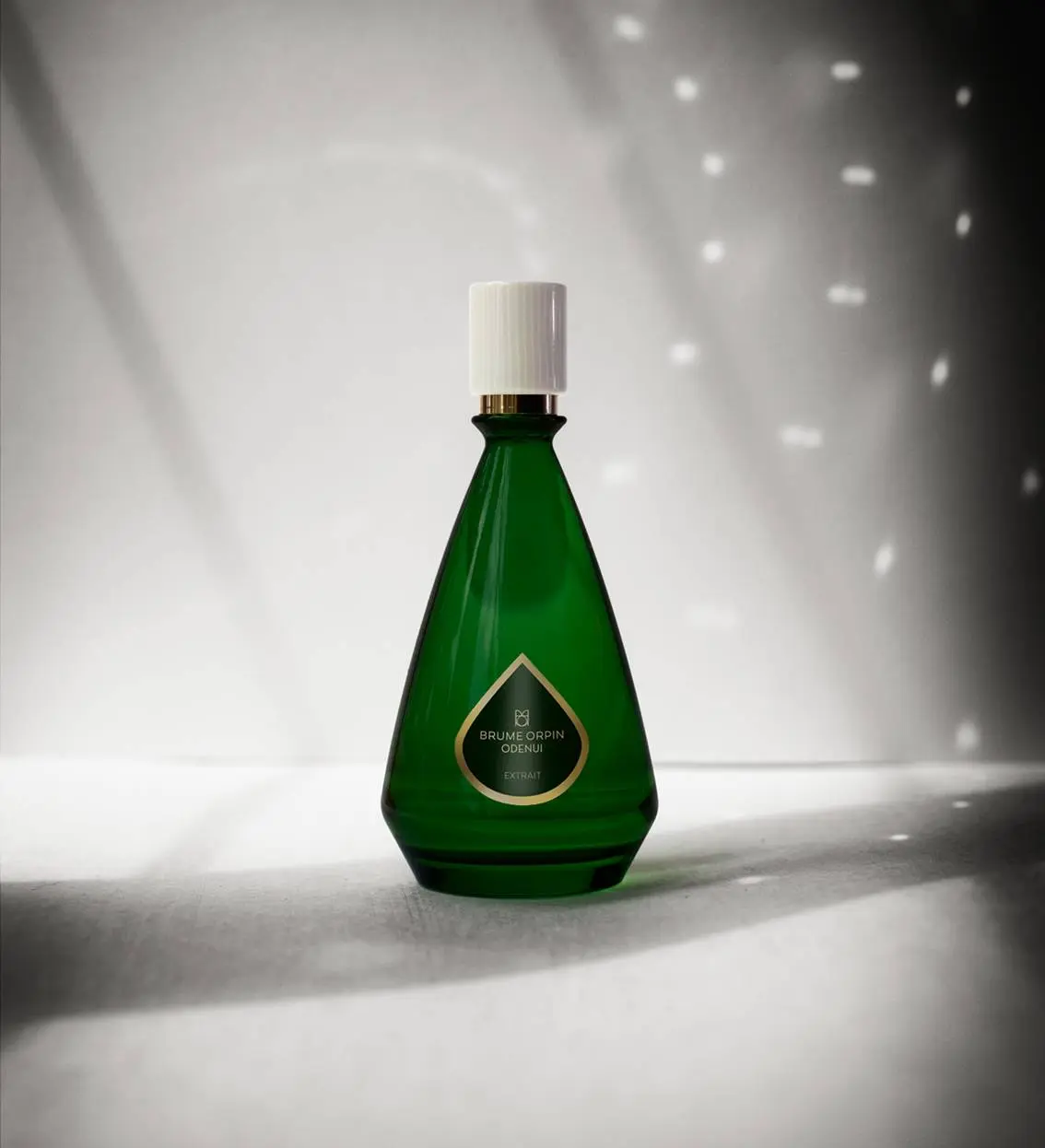 image002 BRUME ORPIN — Nuova fragranza ODENUI Extrait: il profumo unisex intenso ispirato alla notte parigina