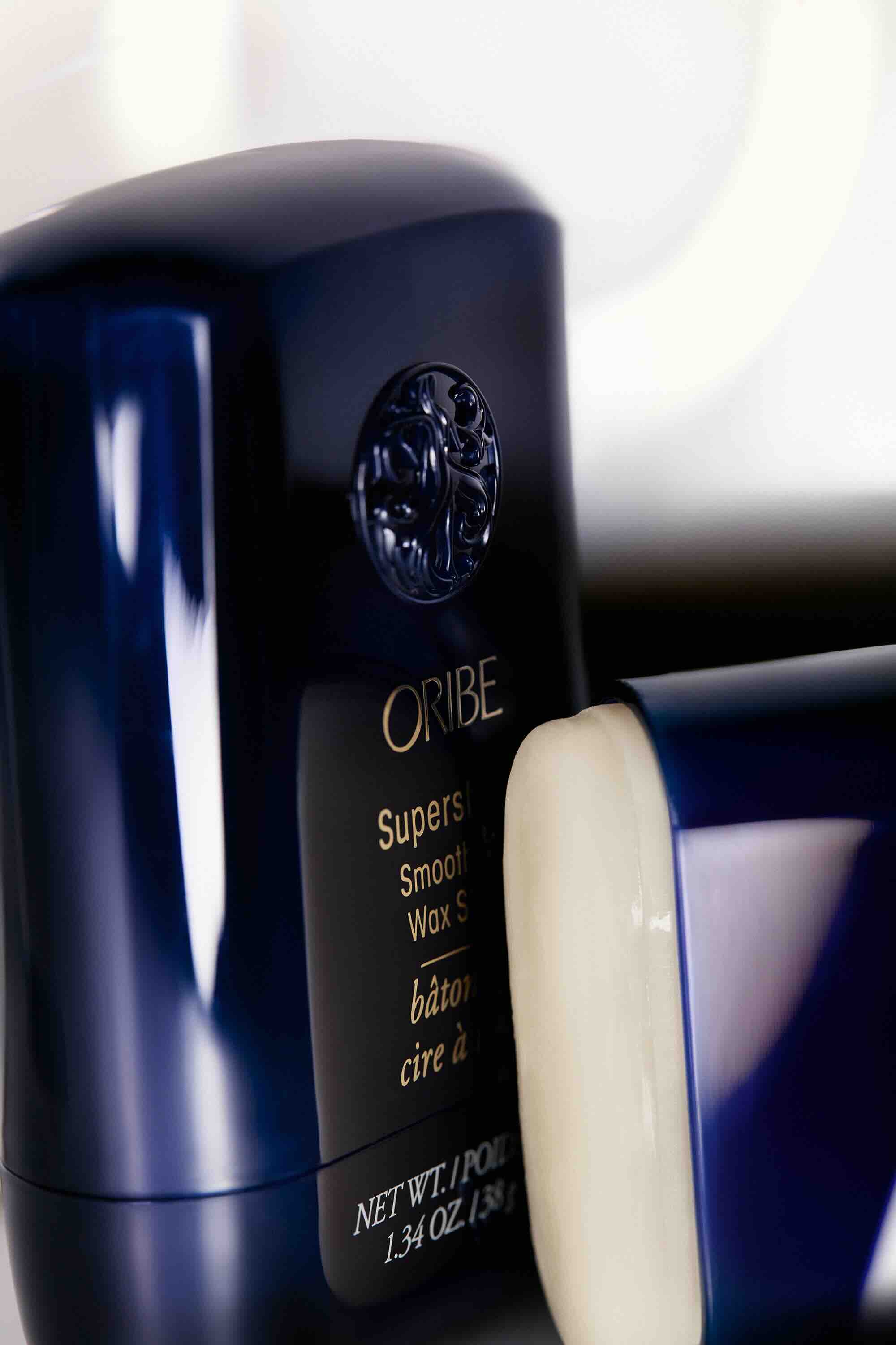 3x_SUPERSHINE-SMOOTHING-WAX-STICK_1.34-OZ_Macro Oribe Supershine Smoothing Wax Stick, la straordinaria cera capelli anti-crespo