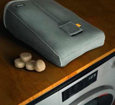 Lavare sneakers in lavatrice, Miele SneakerWash rivoluziona la pulizia delle scarpe sportive