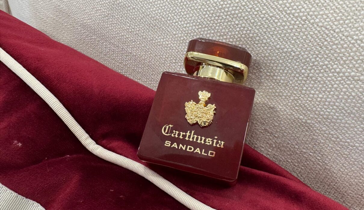 Intenso di Sandalo Carthusia: il nuovo profumo artistico firmato da Meo Fusciuni
