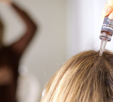 Perché in primavera cadono più capelli