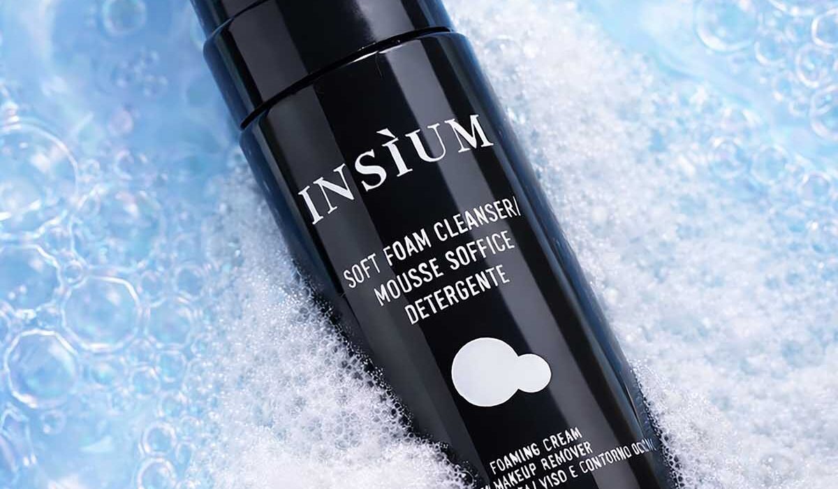 Da INSÌUM la nuova mousse soffice detergente che idrata la pelle