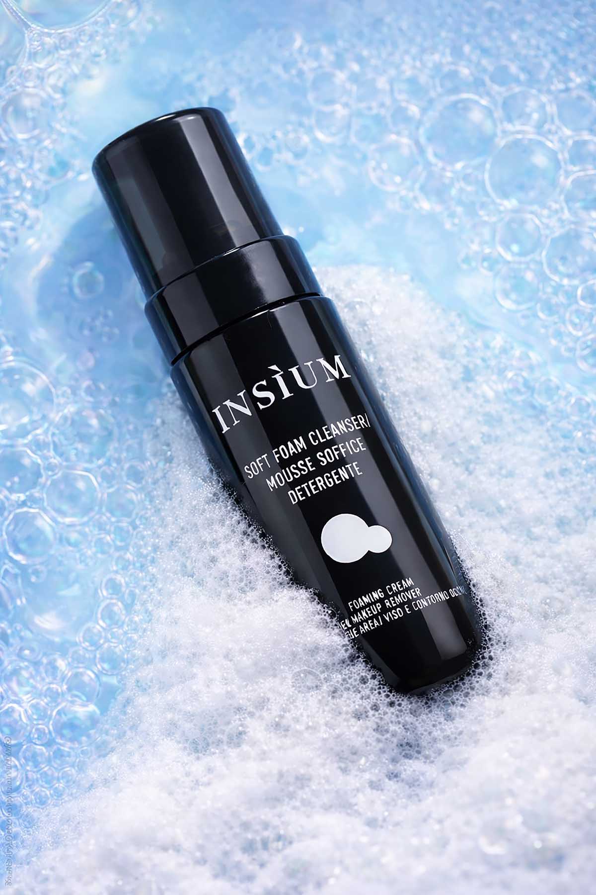 Da INSÌUM la nuova mousse soffice detergente che idrata la pelle