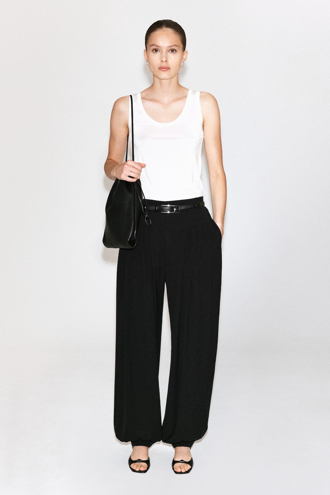 COS Pantaloni balloon: facili e versatili