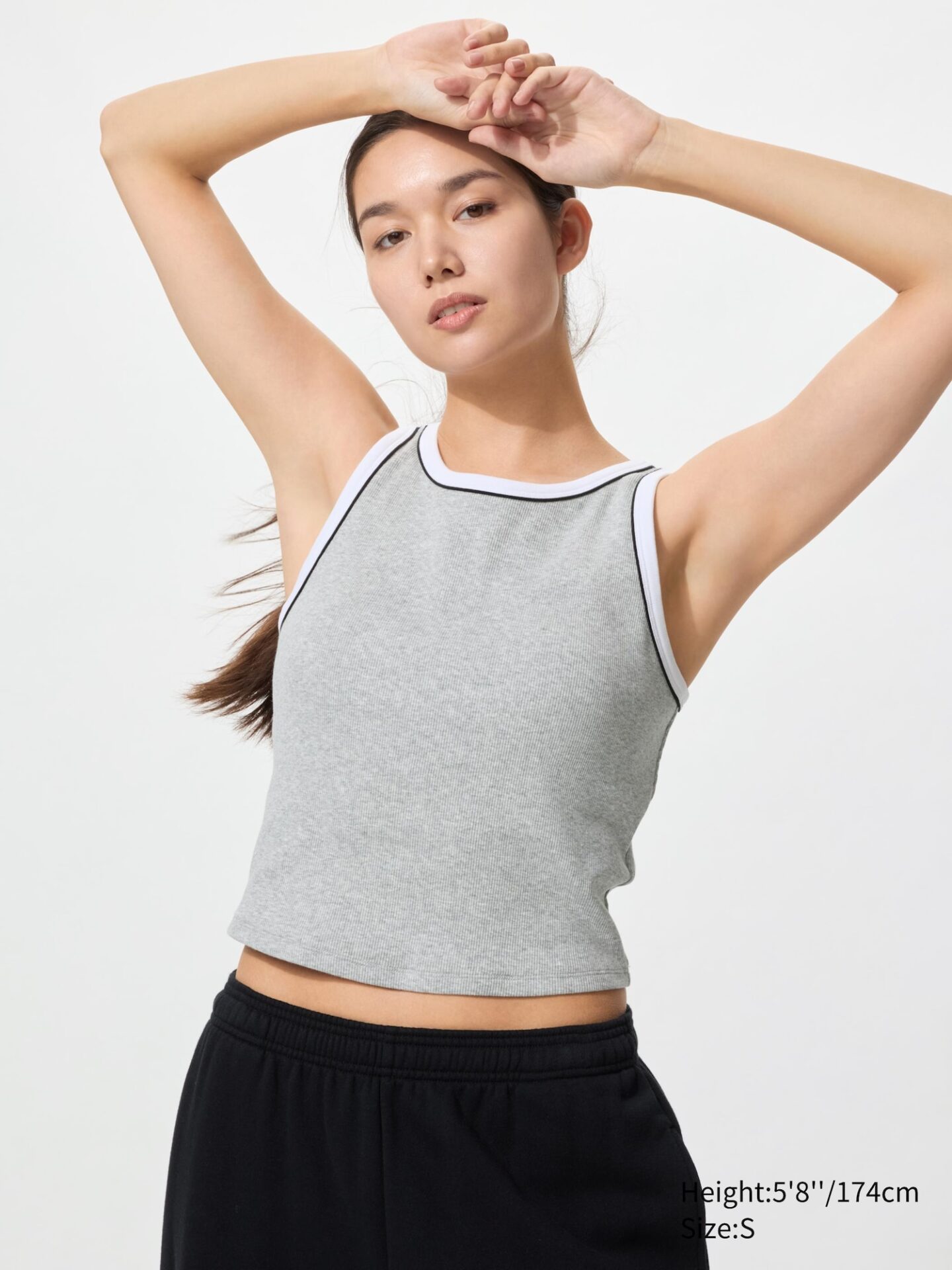 uniqlo Crop top: stile all’ombelico