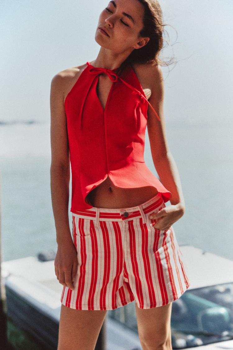 zara Crop top: stile all’ombelico